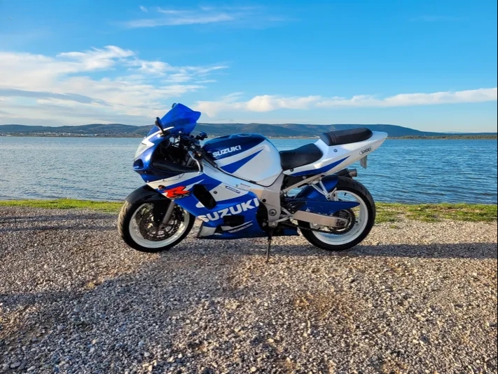 SUZUKI GSX R