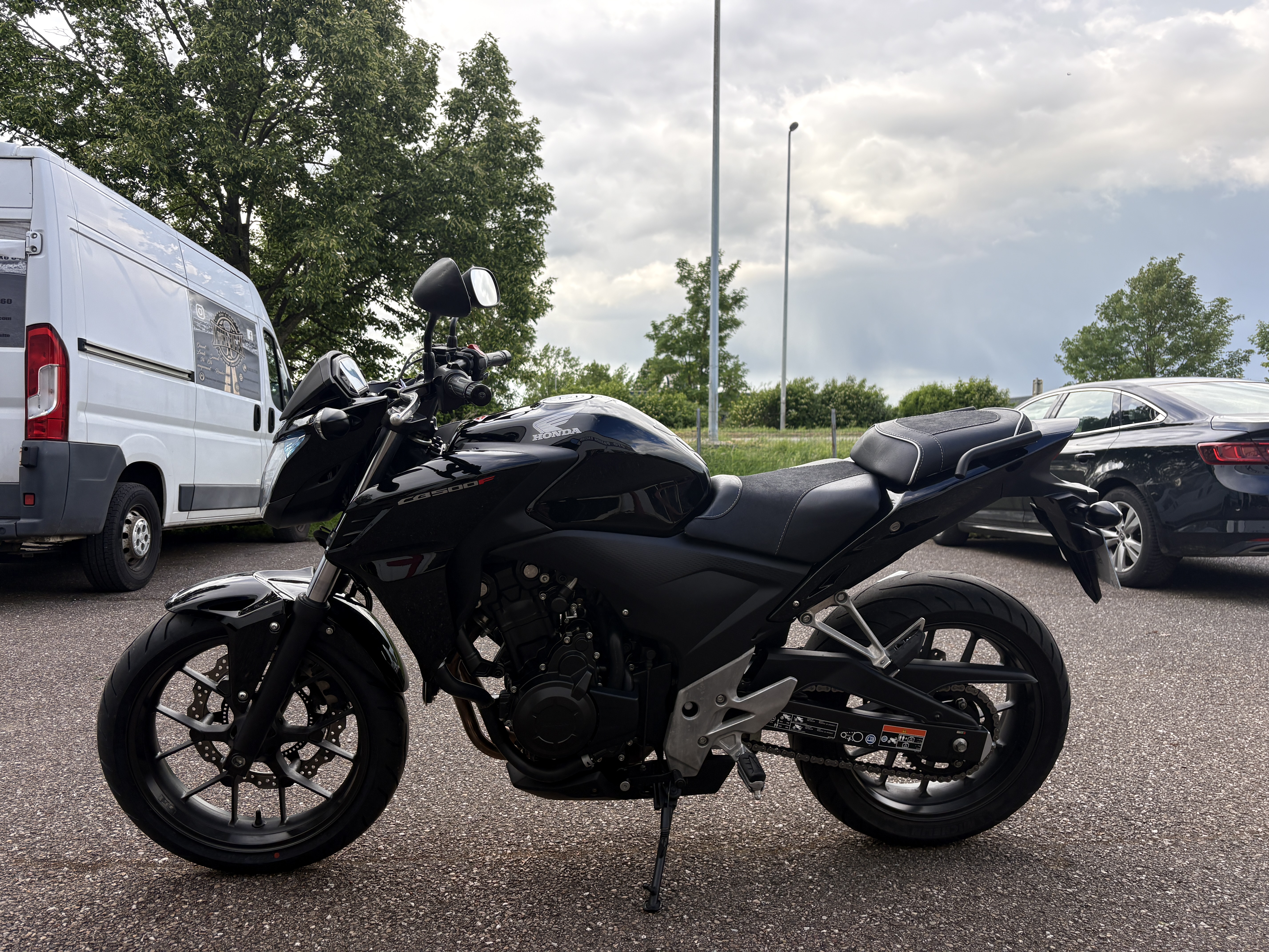 HONDA CB F